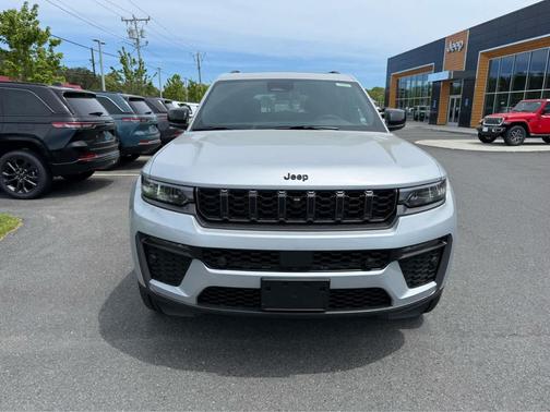 Silver Zynith 2026 Jeep Grand Cherokee L 85th Anniversary Edition