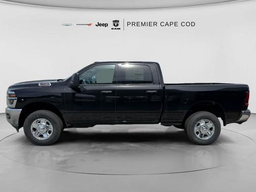 Diamond Black Crystal Pearlcoat 2026 RAM 2500 Tradesman 4x4 Crew Cab 64 Box