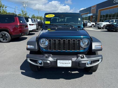 2025 Jeep Gladiator Sport S