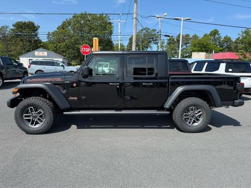 2025 Jeep Gladiator Mojave 4x4