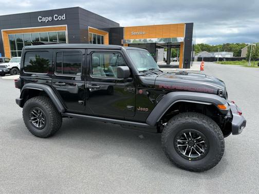 Black Clearcoat 2026 Jeep Wrangler Rubicon