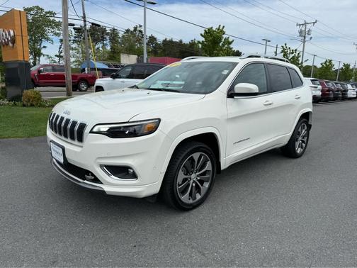 Pearl White Pearlcoat 2019 Jeep Cherokee Overland
