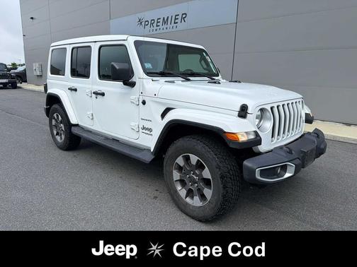 Bright White Clearcoat 2021 Jeep Wrangler Unlimited Sahara