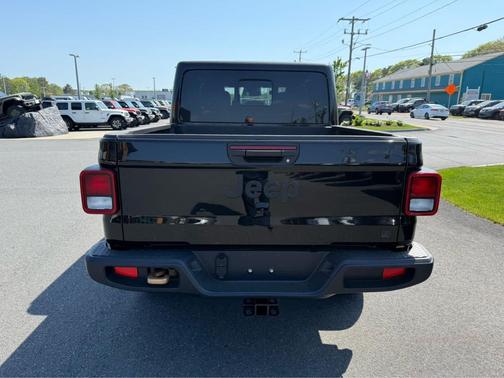 Black Clearcoat 2026 Jeep Gladiator 85th Anniversary Edition 4x4