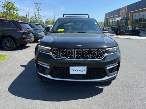 Diamond Black Crystal Pearlcoat 2023 Jeep Grand Cherokee 4xe Summit Reserve