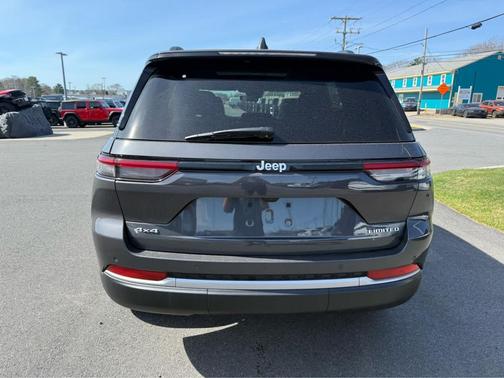 Baltic Gray Metallic Clearcoat 2026 Jeep Grand Cherokee Limited