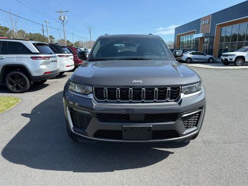 Baltic Gray Metallic Clearcoat 2026 Jeep Grand Cherokee Limited