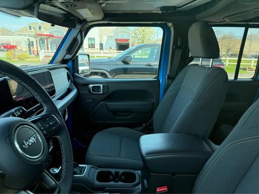 Hydro Blue Pearlcoat 2025 Jeep Gladiator Willys 4x4