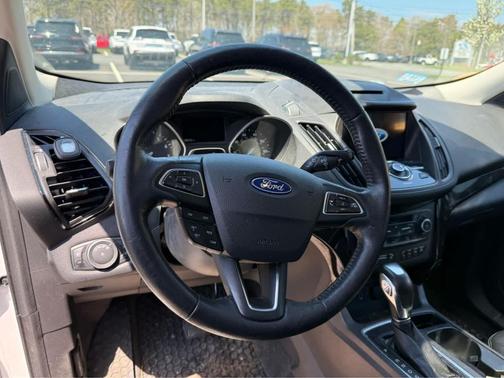 White Platinum Metallic Tri-Coat 2018 Ford Escape Titanium
