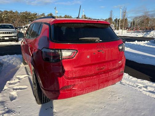 2022 Jeep Compass (RED) Edition