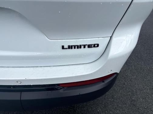 Bright White Clearcoat 2024 Jeep Grand Cherokee L Limited