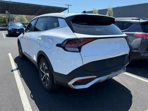 Glacial White Pearl 2023 Kia Sportage EX