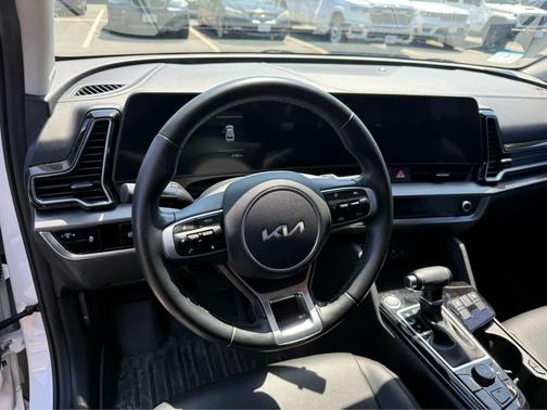 Glacial White Pearl 2023 Kia Sportage EX