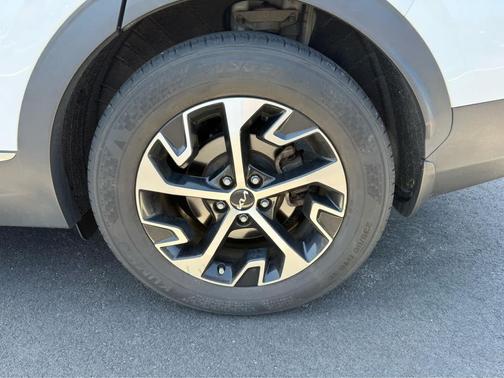 Glacial White Pearl 2023 Kia Sportage EX