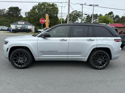 2025 Jeep Grand Cherokee Summit
