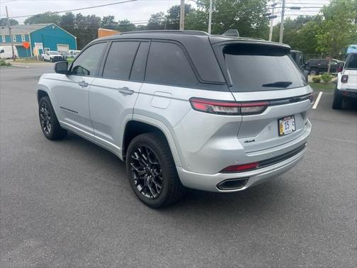 2025 Jeep Grand Cherokee Summit