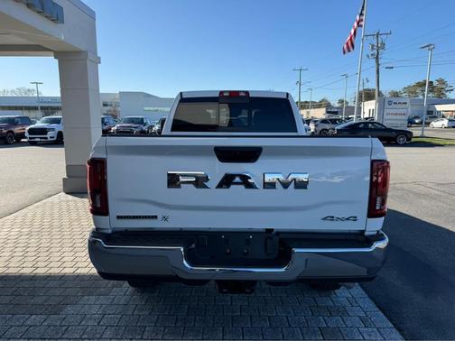 2026 RAM 3500 Big Horn 4x4 Crew Cab 64 Box