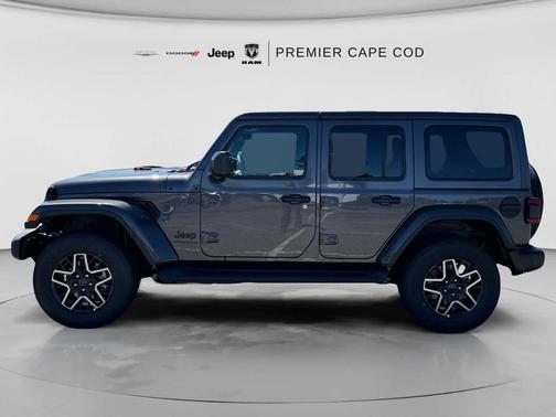 Granite Crystal Metallic Clearcoat 2027 Jeep Wrangler Sahara