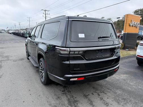 2026 Jeep Grand Wagoneer L 4x4
