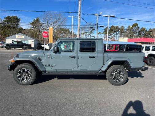 2025 Jeep Gladiator Sport S