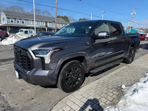 2024 Toyota Tundra SR5