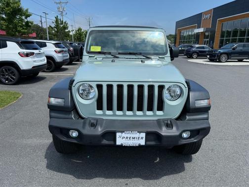 Earl Clearcoat 2023 Jeep Wrangler Sport S
