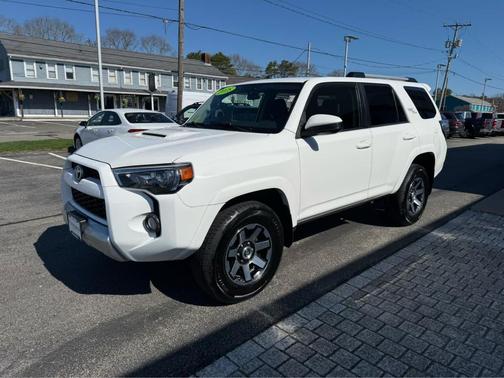 Super White 2018 Toyota 4Runner TRD Off Road