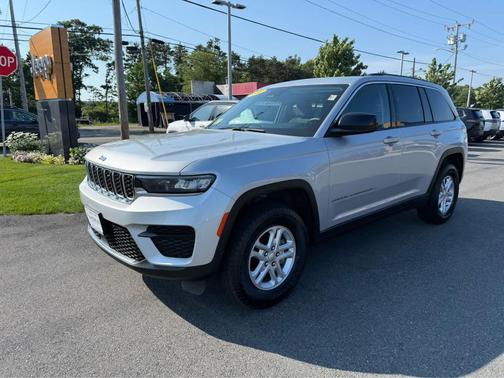 Silver Zynith 2023 Jeep Grand Cherokee Laredo