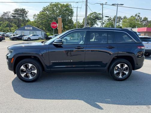 Midnight Sky 2023 Jeep Grand Cherokee 4xe Base
