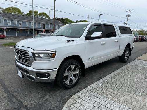 Ivory White Tri-Coat Pearlcoat 2024 RAM 1500 Laramie