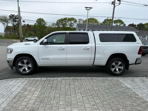 Ivory White Tri-Coat Pearlcoat 2024 RAM 1500 Laramie