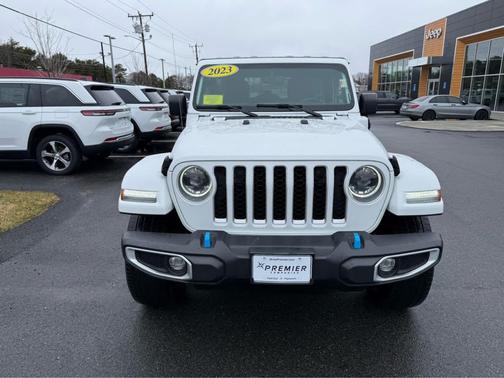 Bright White Clearcoat 2023 Jeep Wrangler 4xe Sahara