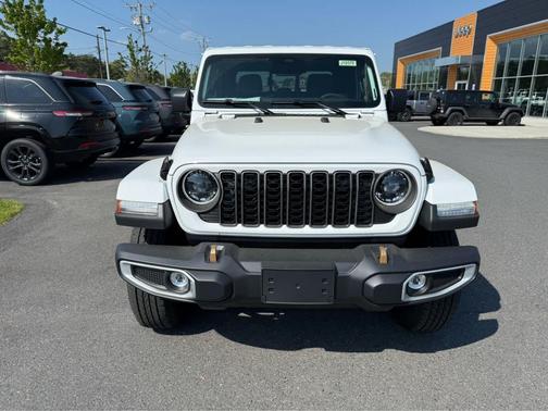 Bright White Clearcoat 2026 Jeep Gladiator 85th Anniversary Edition 4x4