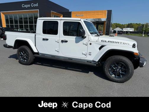 Bright White Clearcoat 2026 Jeep Gladiator 85th Anniversary Edition 4x4