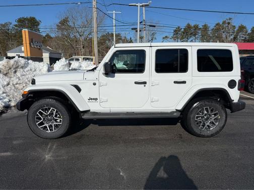 Bright White Clearcoat 2026 Jeep Wrangler Sahara