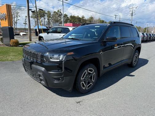Diamond Black Crystal Pearlcoat 2026 Jeep Cherokee Limited