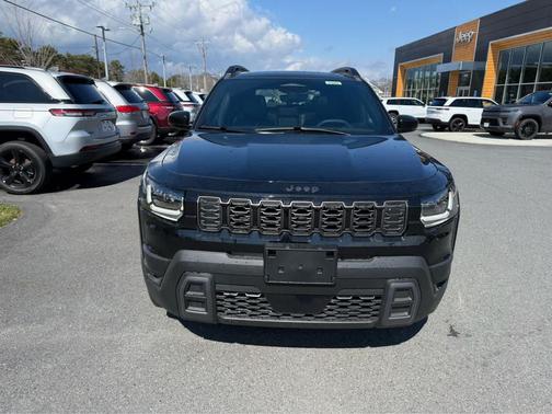 Diamond Black Crystal Pearlcoat 2026 Jeep Cherokee Limited