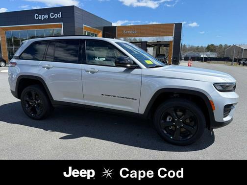 Silver Zynith 2025 Jeep Grand Cherokee Altitude
