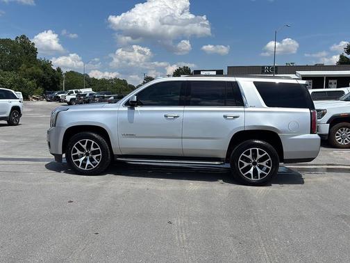 Quicksilver Metallic 2019 GMC Yukon SLT