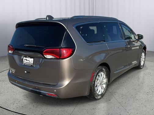 2018 Chrysler Pacifica Touring-L Plus