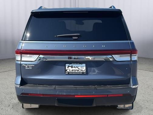 Ocean Drive Blue Metallic Tinted Clearcoat 2023 Lincoln Navigator Reserve