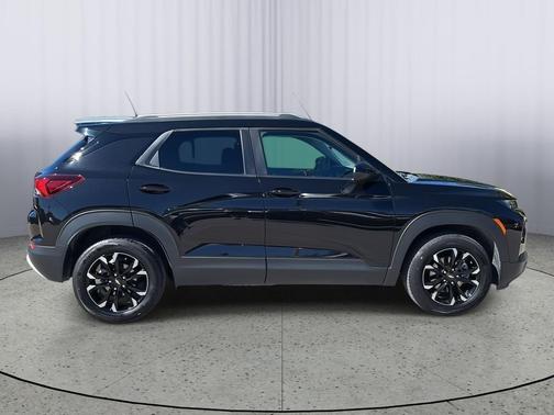 Mosaic Black Metallic 2023 Chevrolet Trailblazer LT