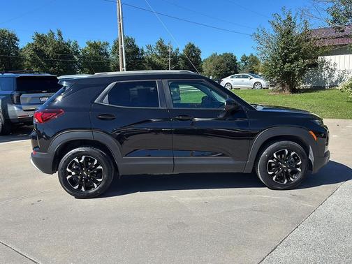Mosaic Black Metallic 2023 Chevrolet Trailblazer LT