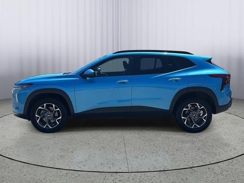Marina Blue Metallic 2025 Chevrolet Trax LT