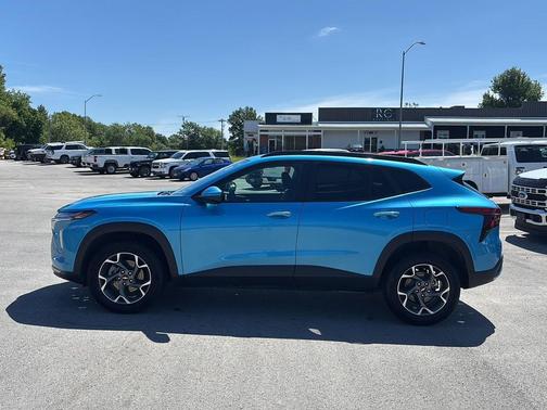 Marina Blue Metallic 2025 Chevrolet Trax LT