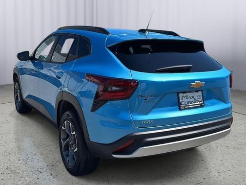 Marina Blue Metallic 2025 Chevrolet Trax LT