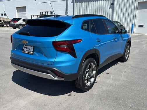 Marina Blue Metallic 2025 Chevrolet Trax LT