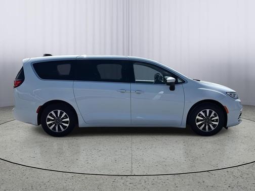 Bright White Clearcoat 2023 Chrysler Pacifica Hybrid Touring L