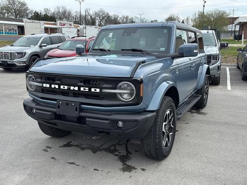 Azure Gray Metallic Tri-Coat 2023 Ford Bronco Outer Banks