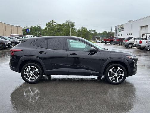 Mosaic Black Metallic 2024 Chevrolet Trax FWD 1RS